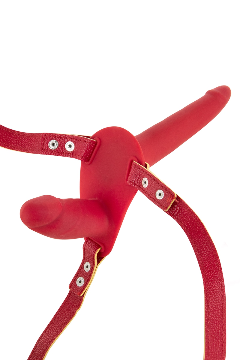 Double gode ceinture rouge - Fetish Tentation 2 Double gode ceinture rouge - Fetish Tentation – Image 2